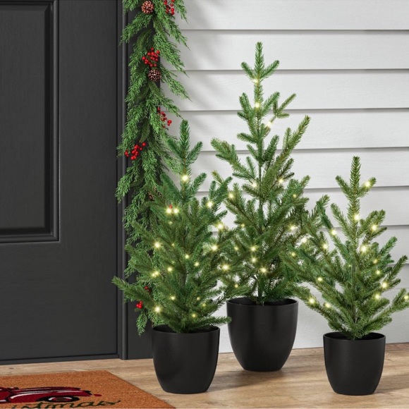 Wondershop Pre-lit Potted Balsam Fir Mini Artificial Christmas Tree Set of 3 - Picture 3 of 6